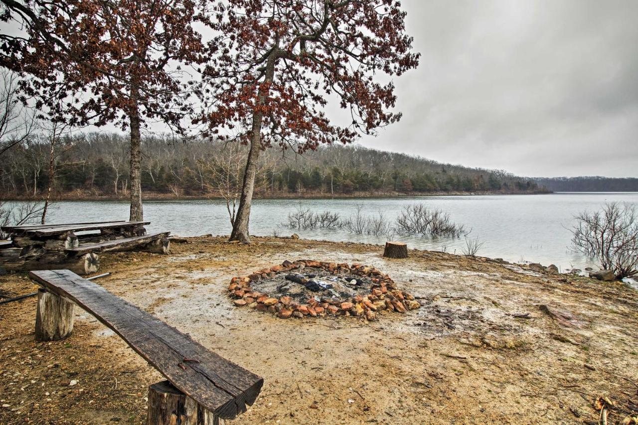 Rustic Stockton Lake Cabin Half Mile To Boat Ramp! Екстер'єр фото